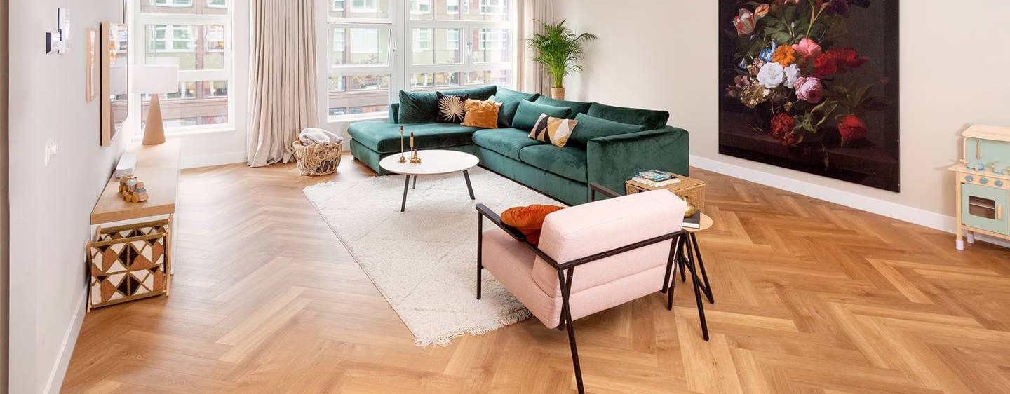 Studio Revaleiland, Lijm PVC