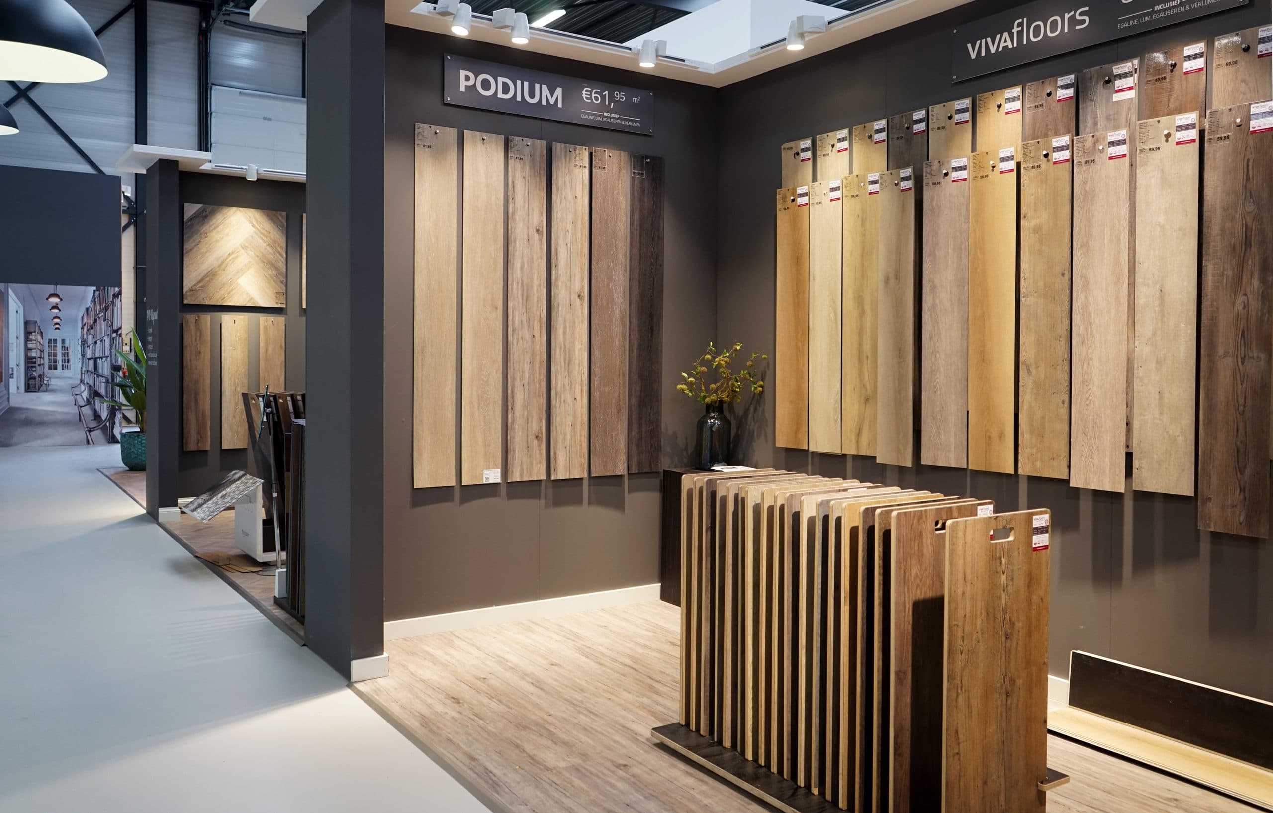 Adviesgesprek in een LAB21 showroom