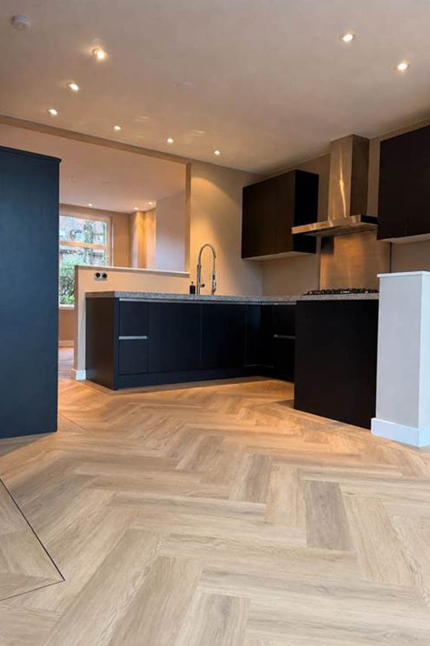 Superior Lijm PVC Borneo Visgraat in Giethoorn