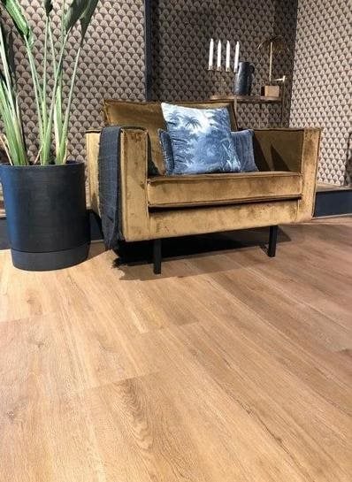 Authentic Classic Oak Natural klik PVC 1220x228x4,2mm 0,55 (geen geïntegreerde ondervloer) - sfeerfoto 1
