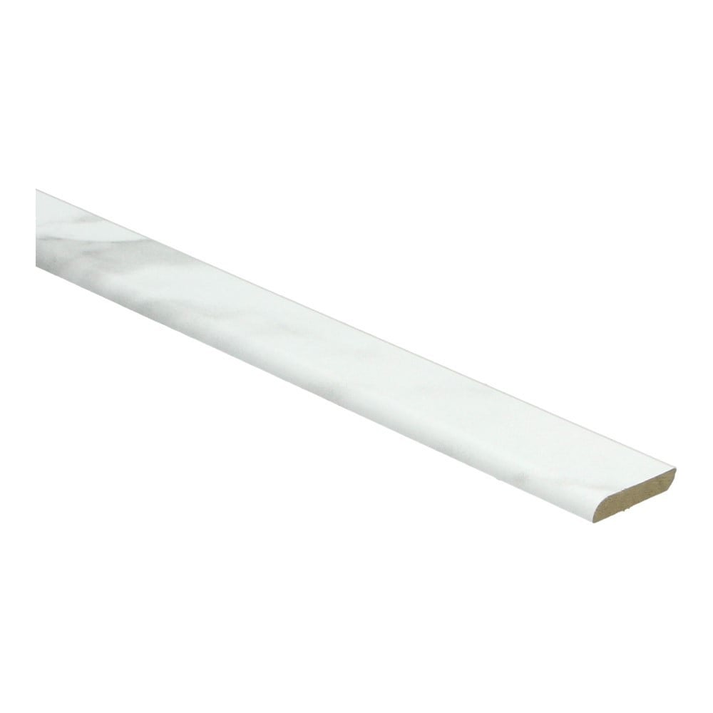Platte plint met plakstrip marmer