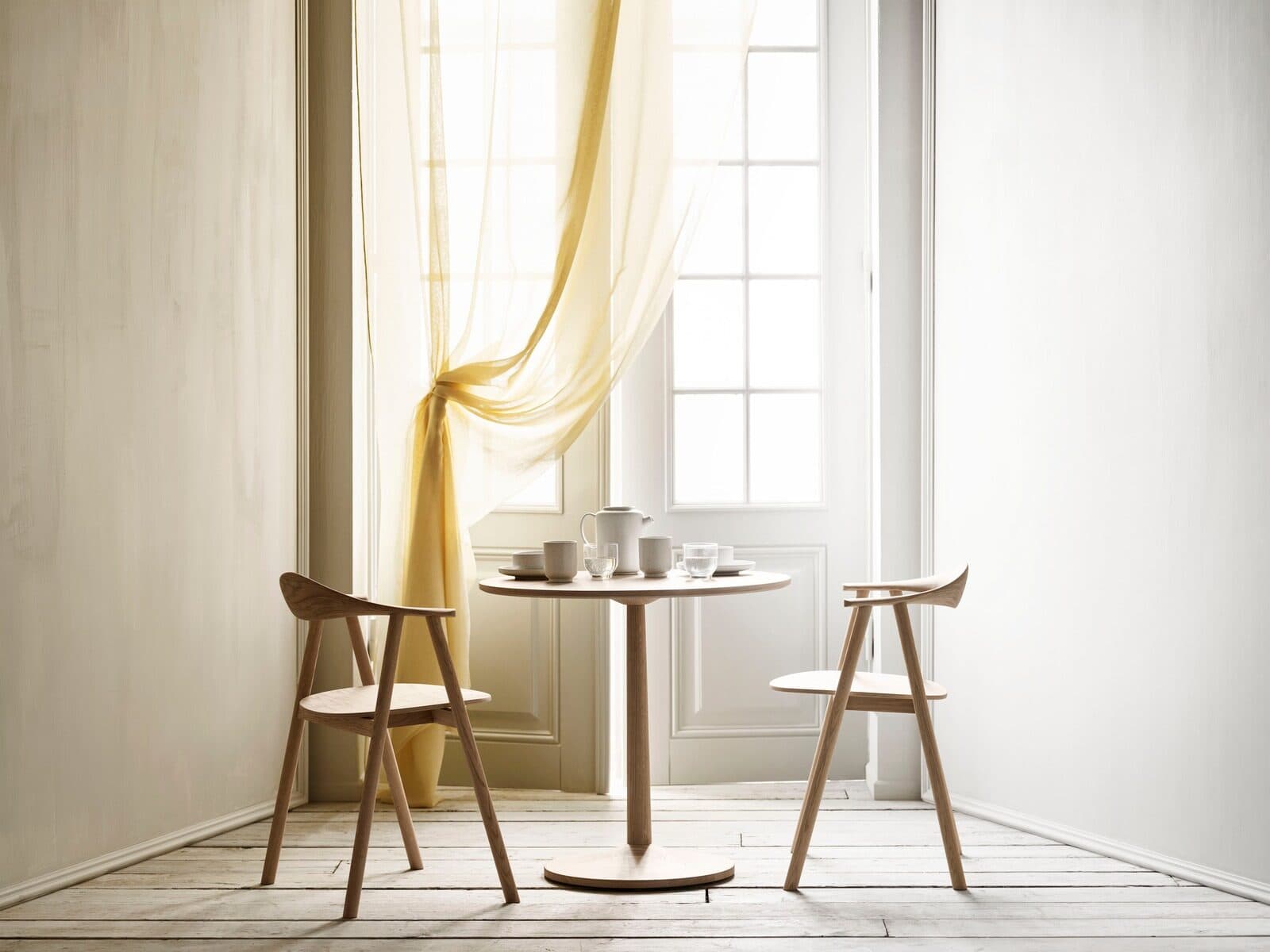 Turned Dining Table Ø75 cm