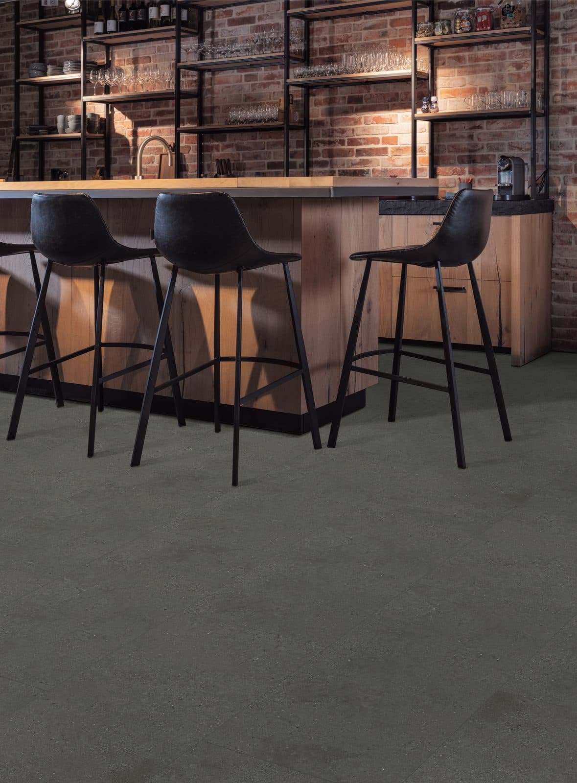 Sierra Rigid Klik PVC Tegel 914x457x6mm 0,55mm Concrete Atracite (met geïntegreerde ondervloer)